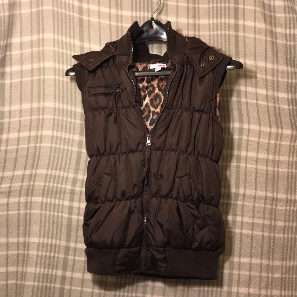 Bongo brown hooded vest